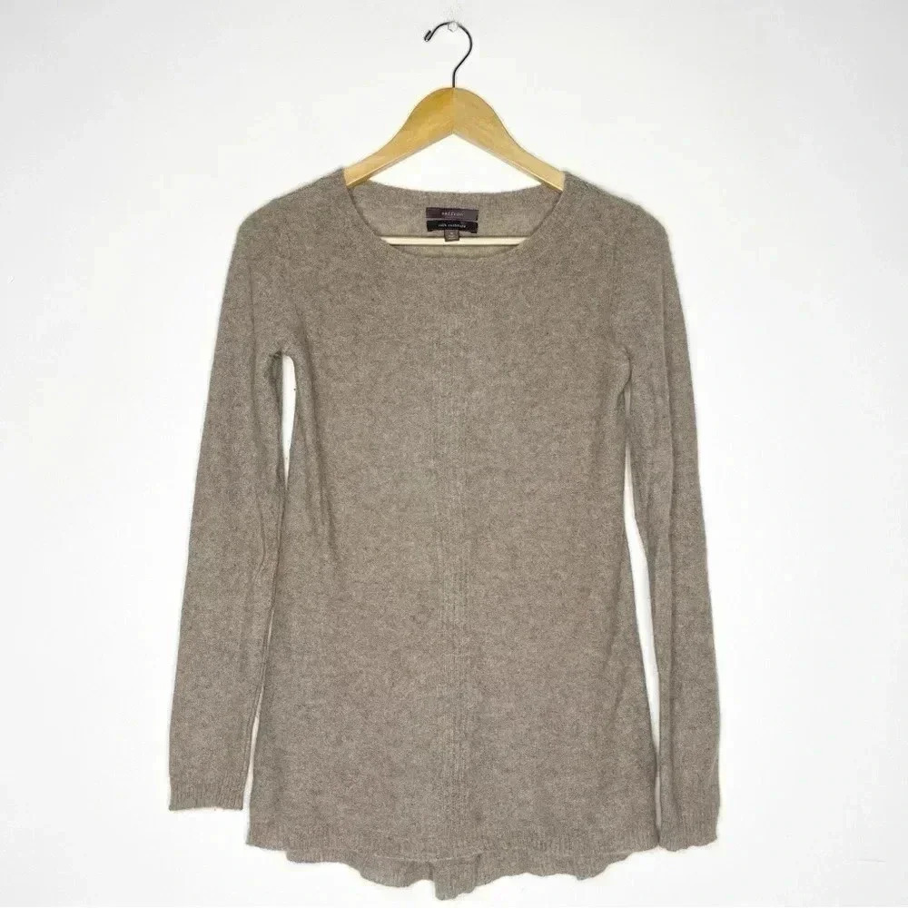 Saffron Women’s Small Cashmere Taupe Tan Scoop Neck Sweater Size Small